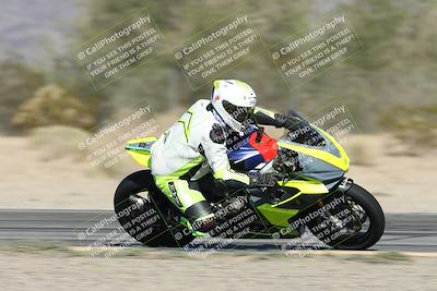 media/Dec-01-2025-Moto Forza (Mon) [[2daa91e15f]]/2-Intermediate Group/Session 3 (Turn 7 Inside Pans)/